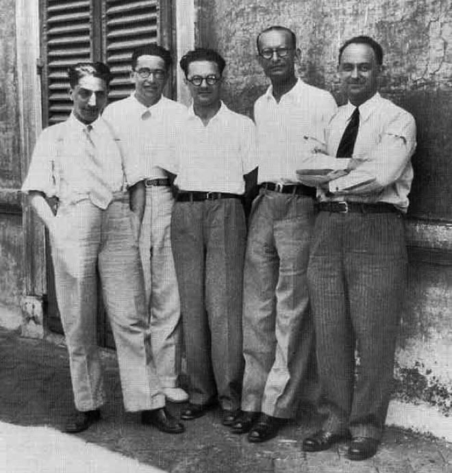 Les ragazzi de la via Panisperna : Oscar D'Agostino, Emilio Segrè, Edoardo Amaldi, Franco Rasetti et Enrico Fermi